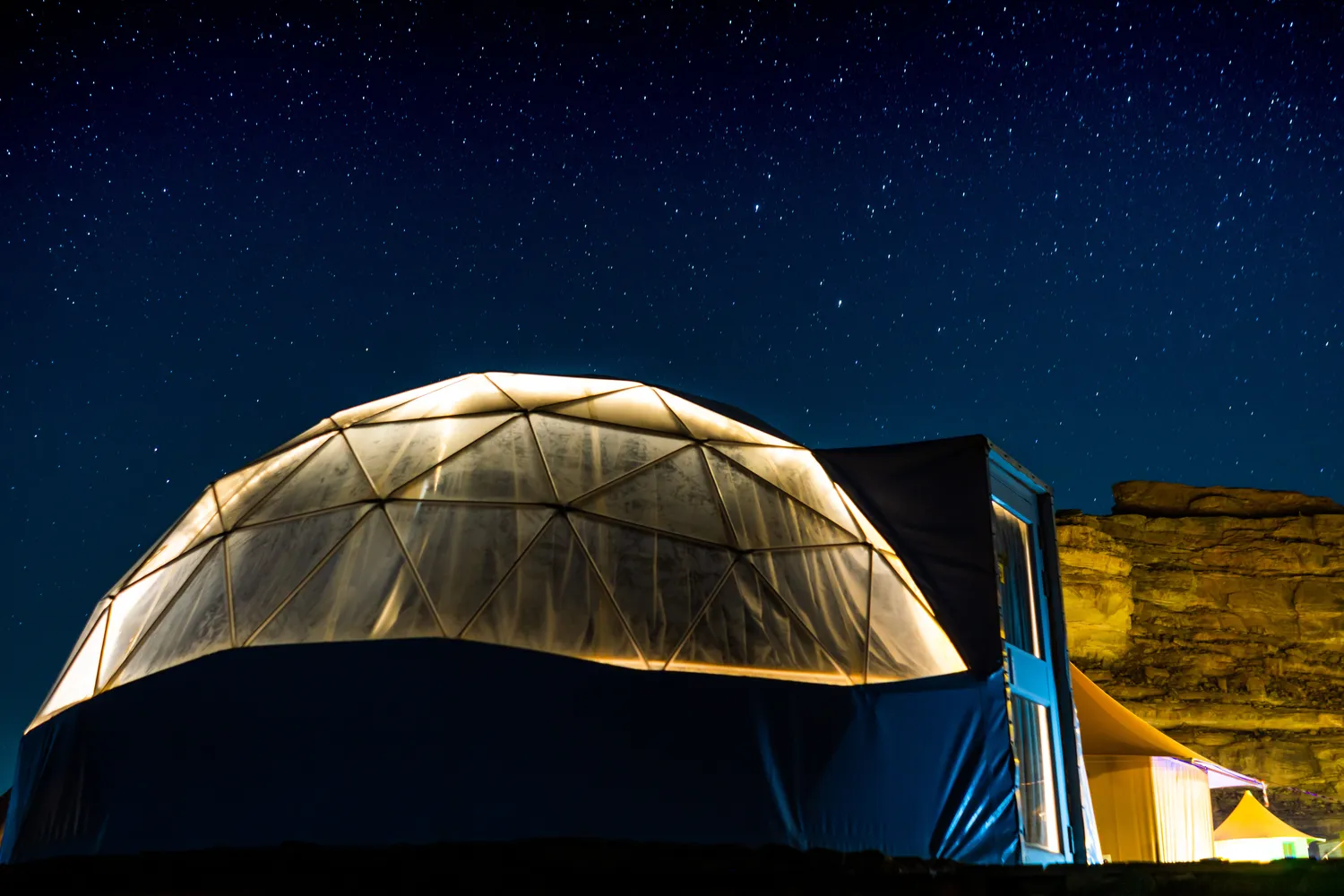 Co to jest glamping?